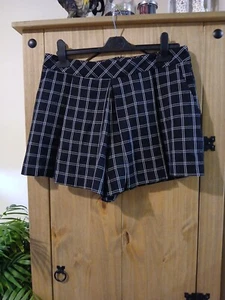 New Look Black Check Pleated Skorts 10 Uk - Picture 1 of 4