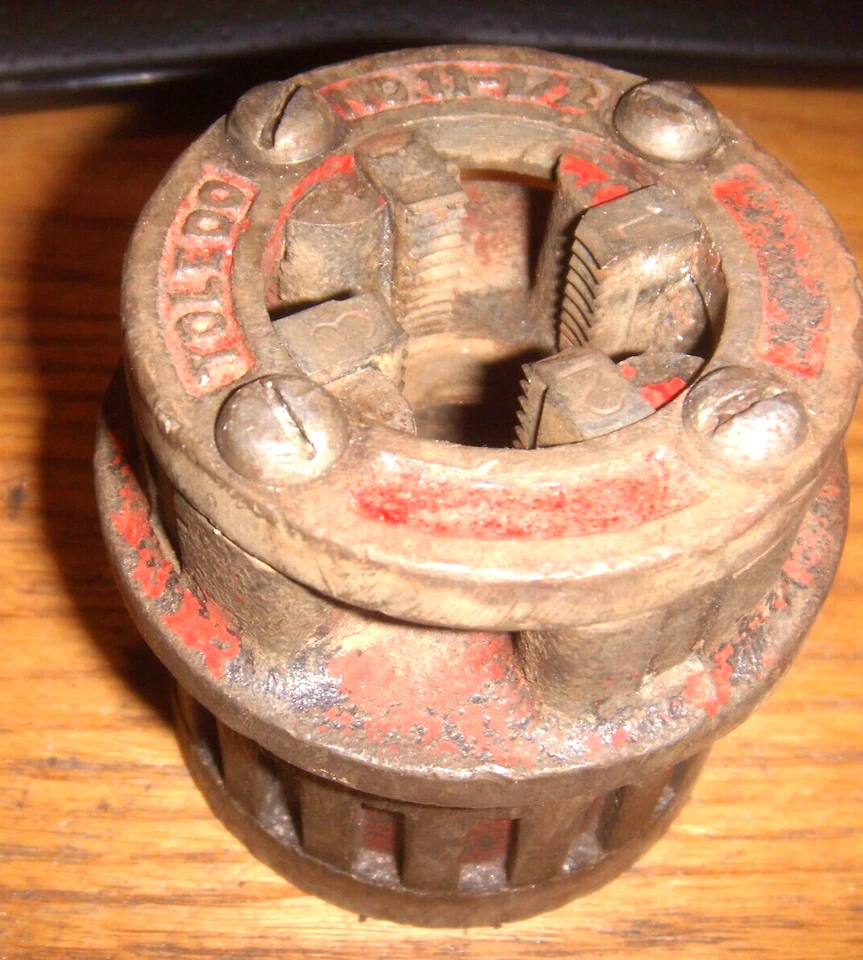 TOLEDO #1     1-1/2 INCH NC PIPE THREADER DIE - Image 1 of 1