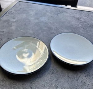 Caja y barril Kathleen Wills Kita vajilla Crackle 2 platos de pan Celadon GRN - Imagen 1 de 8