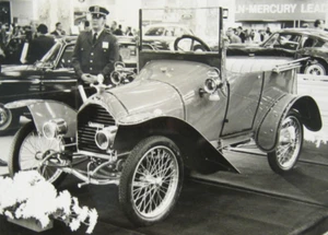 1968 offiziell signiertes Pressemitteilung Foto NYC Auto Show 1909 Peugeot Car & NYPD - Bild 1 von 16