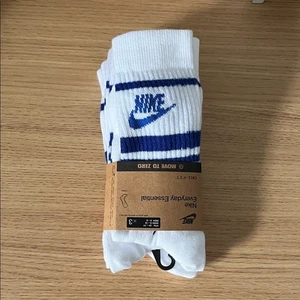 Nike Everyday Essential Crew-Socken Größe Jugend 5Y-7Y, Damen 6-10, Herren 6-8 - Bild 1 von 7
