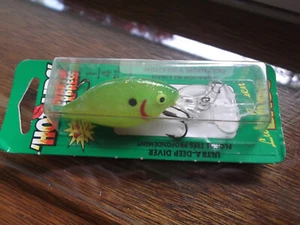 Older Pre Rapala Luhr Jensen Hot Lips Express 1/4 oz. Crystal Chartreuse Shad - Picture 1 of 5