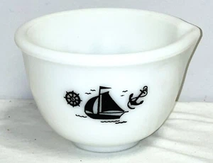 VINTAGE McKee SHIPS BLACK 6 1/2" BEATER MIXING BOWL w/ SPOUT - Picture 1 of 2