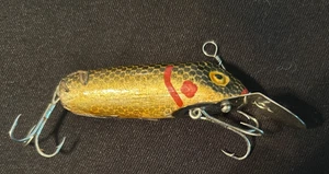 ANTIQUE VINTAGE HEDDON LUCKY 13 FISHING LURE WOODEN RED/GREEN/YELLOW #18 - Picture 1 of 4