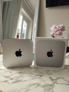 Apple Mac Mini with M1 Chip (16GB RAM, 256GB SSD) UK plug - Zdjęcie 1 z 4