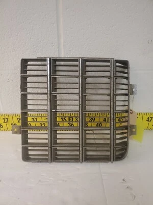 Pontiac Bonneville Grandville 1974 parrilla izquierda 1202833 (SVM139) Foto 1 de 4