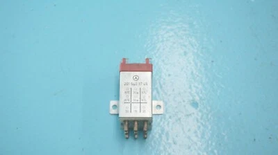 MERCEDES--BENZ R107 560SL W123 W124 W126, RELÉ DE PROTECCIÓN CONTRA SOBRETENSIONES Foto 1 de 4