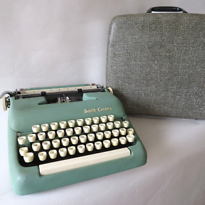 Vintage 1950's Sterling Smith-Corona Manual Typewriter Seafoam Green w Case