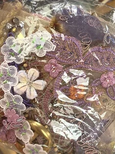 Applikationen Panel Bortenstücke lila elfenbein gold 1 Tasche Räumungsverkauf Überbestand - Bild 1 von 5