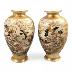 Antikes Meiji Paar Hododa Satsuma Vasen, Shimazu Mon Ausstellungsqualität um 1900 - Bild 1 von 19