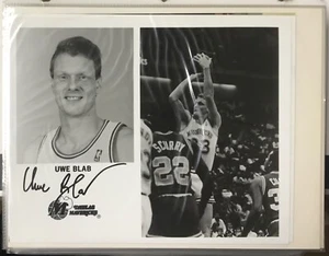 Vintage Dallas Mavericks #23 Uwe Blab 8x10 (RARE) Autographed B&W Action Photo - Imagen 1 de 1