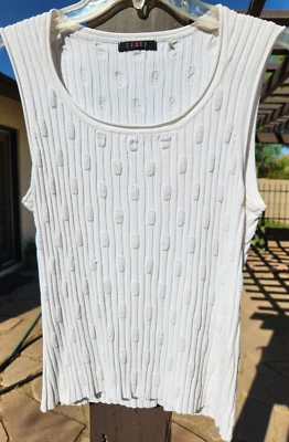 Suéter Top Cyrus Sin Mangas Acanalado Tejido Cuello Redondo en Blanco XL Foto 1 de 3