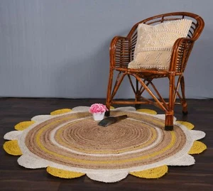 Handmade Braided Natural Pure Jute with Yellow Design Scalloped Round Rug - Picture 1 of 5
