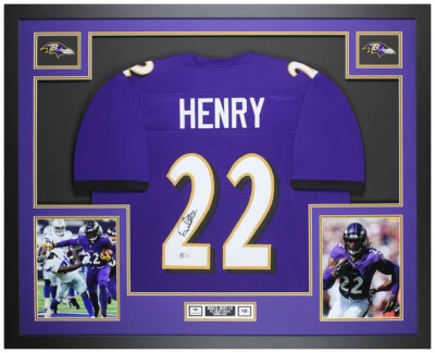 Camiseta Derrick Henry Autografiada y Enmarcada Púrpura Ravens Auto Beckett Cert Foto 1 de 4