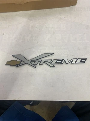 Chevrolet S-10 Xtreme 1999 2000 2001 2002 2003 2004 placa de identificación emblema usado OEM. Foto 1 de 4