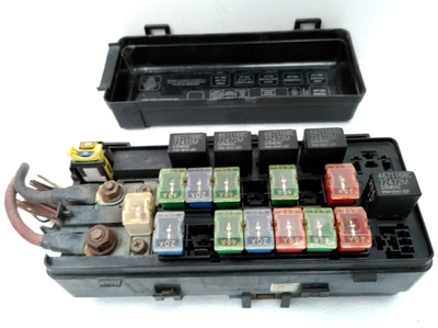 P56021810AB Dodge 1998-2003 Ram Van Relé Caja de fusibles Bahía de motor 1500 2500 1999 I38 Foto 1 de 4