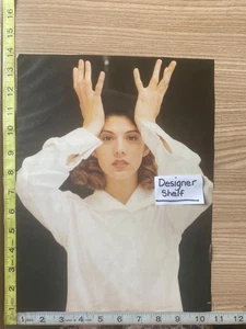 Marissa Tomei In White Shirt & Black Hat Scene 1992 Magazine Photograph - Picture 1 of 1