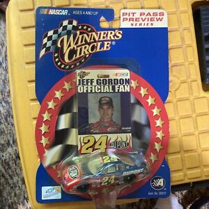 2002 NASCAR Winners Circle 03226 Jeff Gordon #24 Pit Pass Preview Series 1:64 