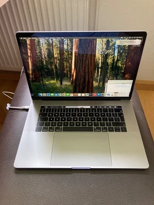 2019 Apple MacBook Pro 15 " + Intel i7  2,6 GHZ + 32 GB RAM + 1 TB SSD + QUERTY - Bild 1 von 4