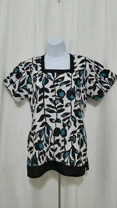 MG XS MULTI COLOR DESIGN SCRUB TOP EUC - Picture 1 of 7
