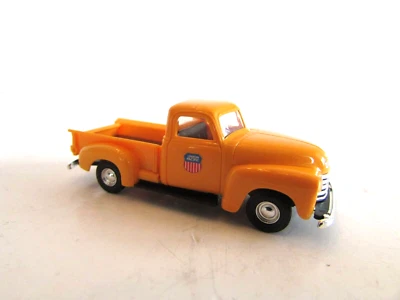 E-R Models 92104 Busch 1950 Chevy Pickup Truck Union Pacific Yellow    M60 - Image 1 of 4