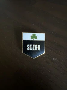 Vintage Sligo Cloisonné Pin - Ireland - Picture 1 of 2