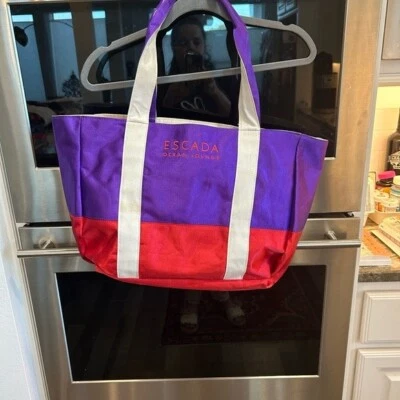 Bolso de Mano Escada Morado y Rojo, reversible, necesita limpieza interior. Foto 1 de 3