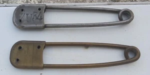 2 große alte Anstecknadeln, Länge 12 cm - Bild 1 von 2