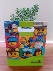 2012 Lego Legoland Resort Paper Shopping Gift Bag Small Minifigures California X - Picture 1 of 7