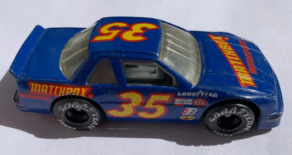 Matchbox Chevrolet Lumina blau 1:66 Made in China 1990 - Bild 1 von 4