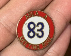 Vintage 1983 Area A Meeting Ride Big Circle Mütze Jacke Anstecknadel - Bild 1 von 4