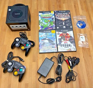 Nintendo GameCube (DOL-101) Bundle W/ 5 Games, 2 Controllers, 1 Memory Card! - Foto 1 di 15