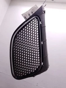 05-08 PONTIAC VIBE PASSENGER SIDE UPPER GRILLE  - Picture 1 of 12