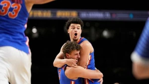 FLORIDA GANA 2025 TORNEO NCAA CAMPEONATO MARCHA LOCURA - 4x6 foto brillante - Imagen 1 de 1