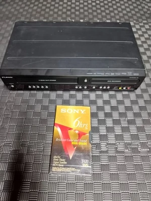 Funai ZV427FX4 VHS Player and DVD Recorder ZV427FX4 - Image 1 of 4