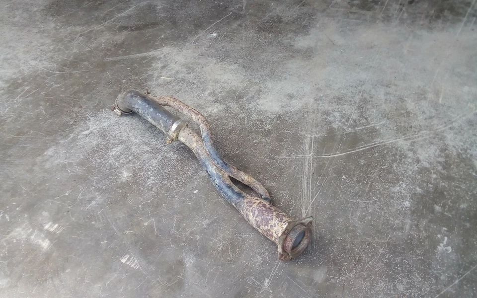 Гриф наполнителя топливного бака 1995-1997 Ford Windstar  - Изображение 1 из 3