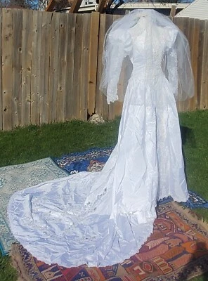 90s Amp Bridal Wedding Dress W/Long Convertible Train Juliet Lace Sleeves Sz 10 - Image 1 of 4