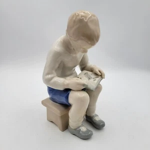 Vintage Graefenthal Boy Reading 7.5" Fine Porcelain Figurine #71591 Germany - Picture 1 of 12