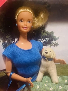 Vintage 1998 Pet Lovin' Barbie Doll Mattel nuova con scatola Barbie Doll e il suo cane. - Foto 1 di 2