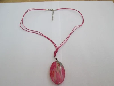 NUEVO COLLAR CORDÓN COLOR ROSA Y COLGANTE PATRÓN DE FLORES Foto 1 de 3