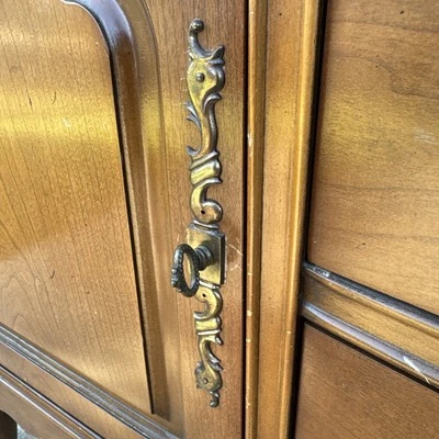 Bassett Marseille Door Pull w/ Backplate French Provincial Knob Dresser Credenza - Image 1 of 4