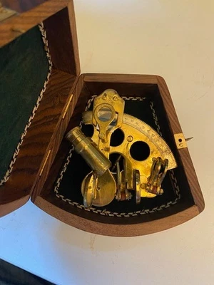 4-дюймовый морской секстант Stanley London в деревянном футляре - Изображение 1 из 3