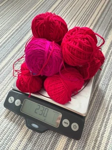 Rohrspatz & Wollmeise - Scrap Balls Sock Weight yarn Red Pink 225gm - Picture 1 of 2