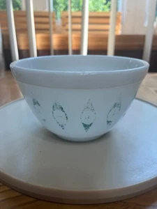 VINTAGE PYREX RARE ATOMIC BLUE EYES WHITE SMALL 401 MIXING BOWL RARE - Picture 1 of 7
