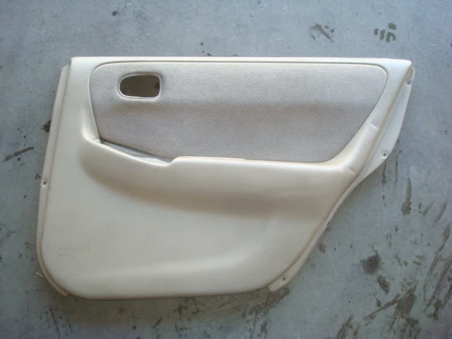 Mazda 626 1999 interior panel de puerta cubierta cubierta lado del pasajero trasero OEM Foto 1 de 4