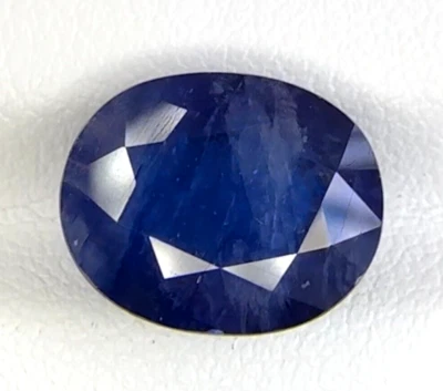 Натуральный сапфир глубокого синего цвета 7,30 карата добыт на Мадагаскаре - Изображение 1 из 4