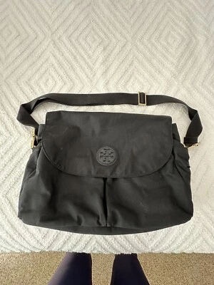 BOLSO DE PAÑALES TORY BURCH MARION BANDOLERA HOMBRO NEGRO DORADO Foto 1 de 4