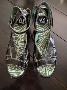 Fly London 38 7.5 Black Patent Leather Wedge Sling Yisa Peeptoe Sandals Shoes - Picture 1 of 4