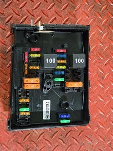 2009-2016 Fuse Box Relay Tray Terminal For Volkswagen Jetta Tiguan 1K0937125D - Picture 1 of 8
