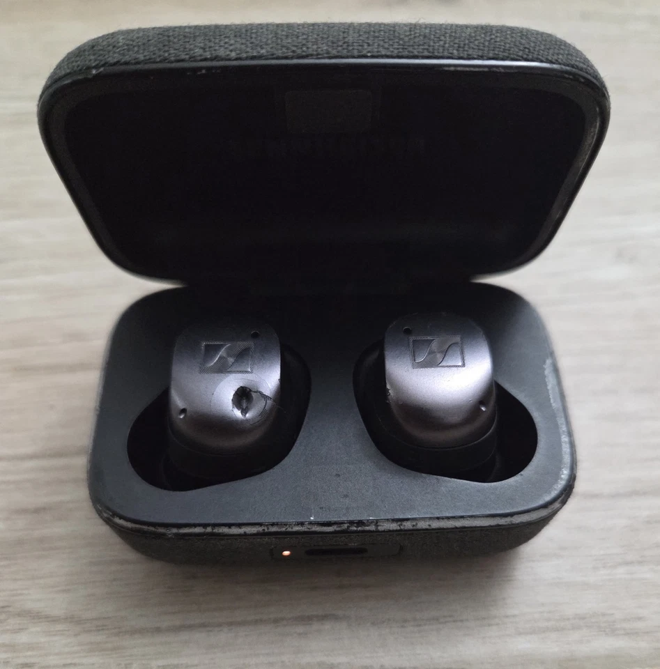 SENNHEISER MOMENTUM TRUE WIRELESS 4 EARBUDS **READ** - Image 1 of 1